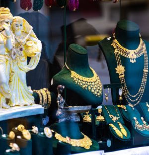 ३ लाख नाघ्यो सुनको मूल्य