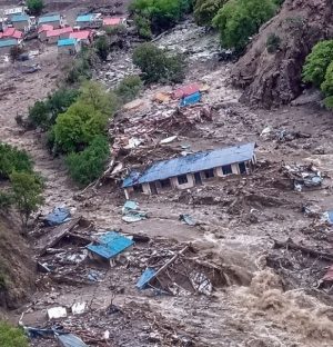 अचानकको असिना पानी र पहिरोले हुम्लामा विद्यालय नै पुर्याे
