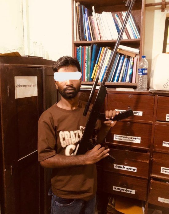 मुहर्रममा नक्कली हतियार बोकेर समाजमा त्रास फैलाउने युवक पक्राउ