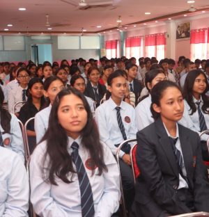 एभरेष्ट कलेजमा कक्षा–११ का विद्यार्थीकालागि अभिमुखीकरण कार्यक्रम