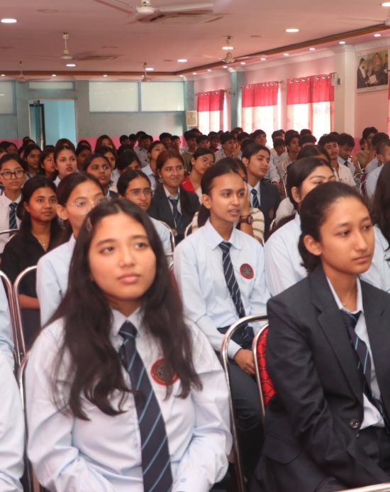 एभरेष्ट कलेजमा कक्षा–११ का विद्यार्थीकालागि अभिमुखीकरण कार्यक्रम
