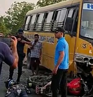 झापामा स्कुल बससँग मोटरसाइकल ठोक्किँदा २ जनाको मृत्यु