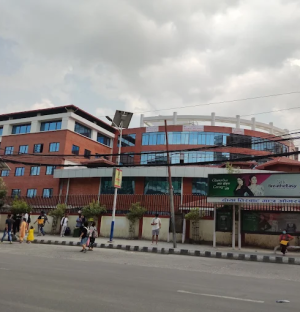 महानगर प्रहरीले बाइकमा ह्वील लक लगाएपछि युवकले शरीरमा आगो लगाए