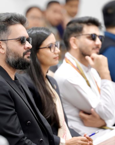 प्रधानमन्त्री बालेन कालो चस्मामै संसद्‌मा उपस्थित हुने, स्वास्थ्य रिपोर्ट संसद्मा