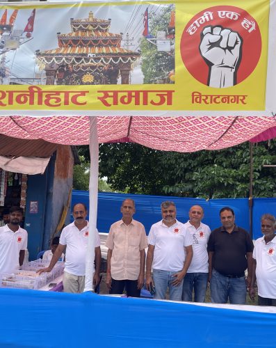 श्रीराधाकृष्ण रथयात्रामा शनिहाट समाजद्वारा प्रसाद खीर वितरण