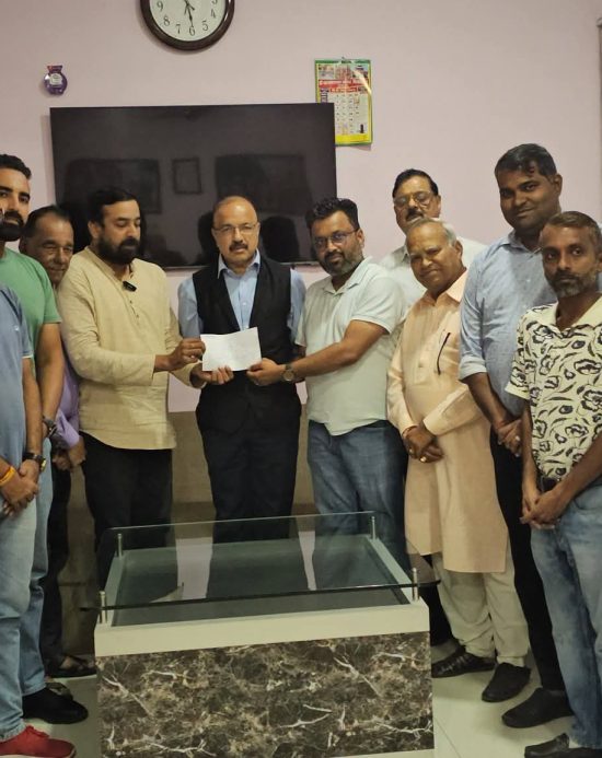भोटेकोशी बाढीपीडितकालागि मारवाडी युवा मञ्चद्वारा एकलाख ११ हजार बढी रकम सहयोग